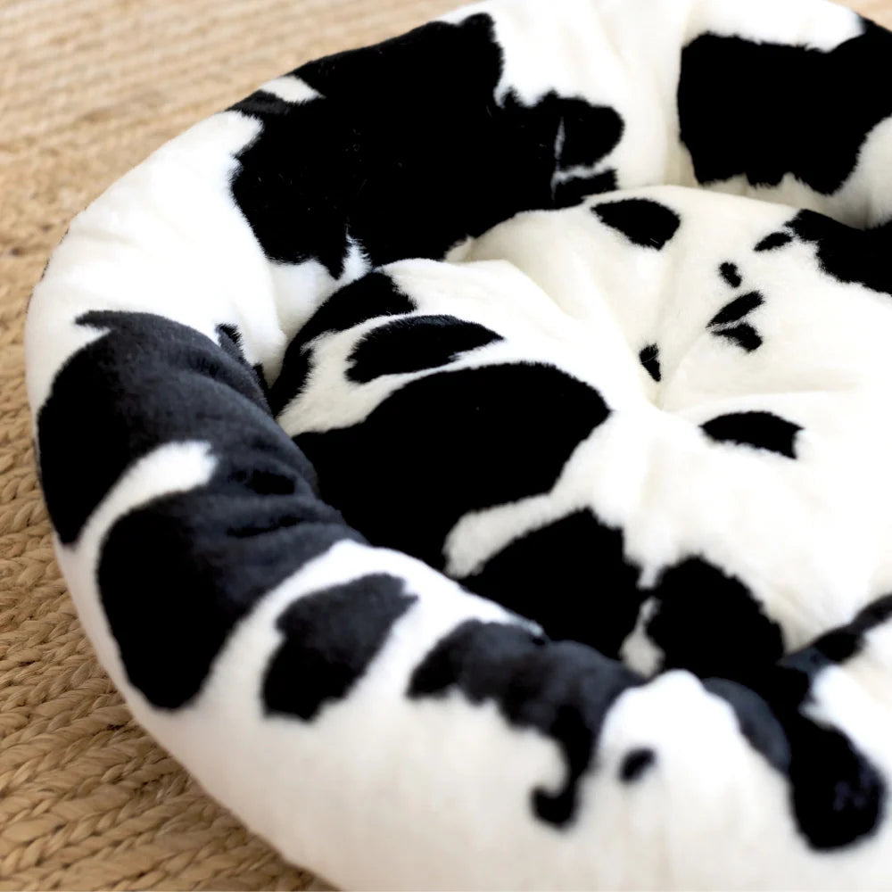 Lit pour chien et chat en fausse fourrure avec coussin amovible – Modèle Fluffi