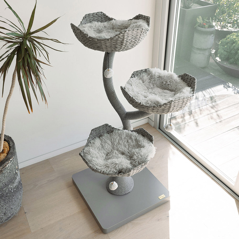 Arbre à chat design en bois avec paniers superposés et coussins – Modèle Ivy