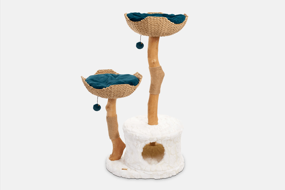Arbre à chat en bois naturel avec paniers tressés et niche – Modèle Cento 2